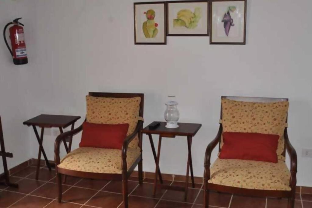 Casa Rural De 1945 Dos Plantas Patio Y Barbacoa Frontera Luaran gambar